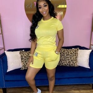 ONLY ONE LEFT!!CECE 💛 SETS